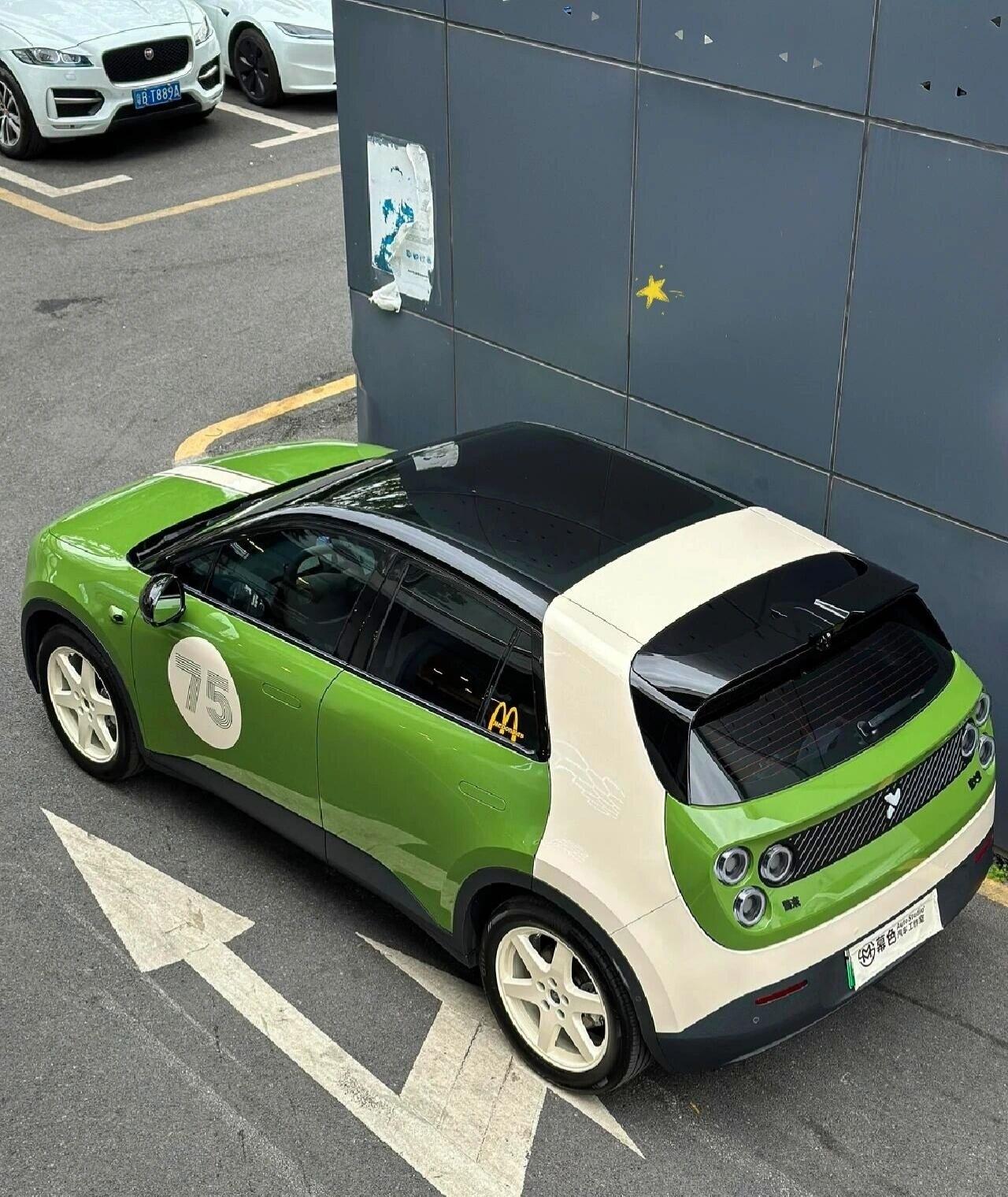 谁还敢说萤火虫丑？这波“辣甜混搭”直接美到犯规！台多巴胺爆棚的小车车，甜妹辣妹都