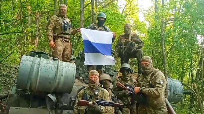 2026年首战打响？俄本土再遭突袭，乌军彻底改变战略 当地时间2月2日，俄乌