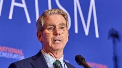 美国财长贝森特10月2日谈及中国时表示：“在日内瓦会议上，当我问他们‘为什么你们