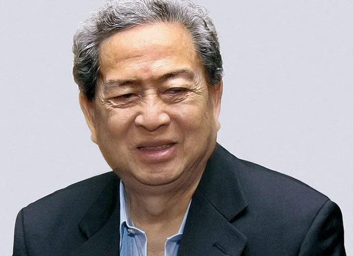 印尼首富家族嗅到危险信号！扎根八代的华裔豪门，破天荒把14亿美元往海外搬！富豪先