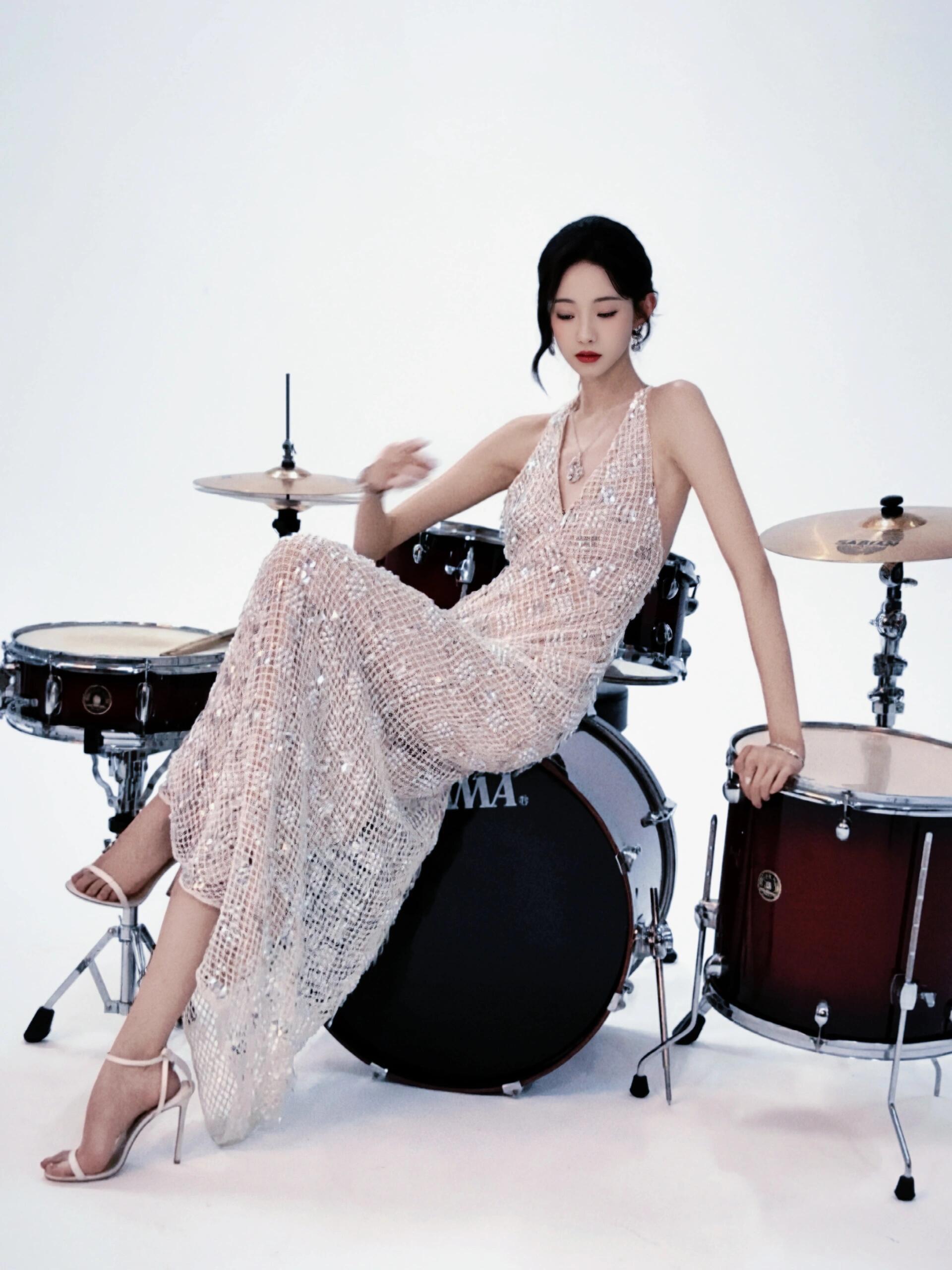 张艺凡确认出席2025星光大赏又可以看到美凡了✨