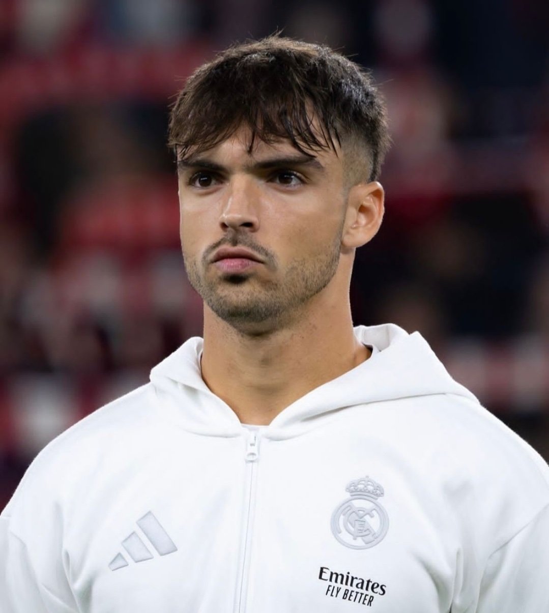 🚨马卡报：劳尔·阿森西奥与阿韦洛亚发生了争执，这也是他“消失”皇马几场比赛的原