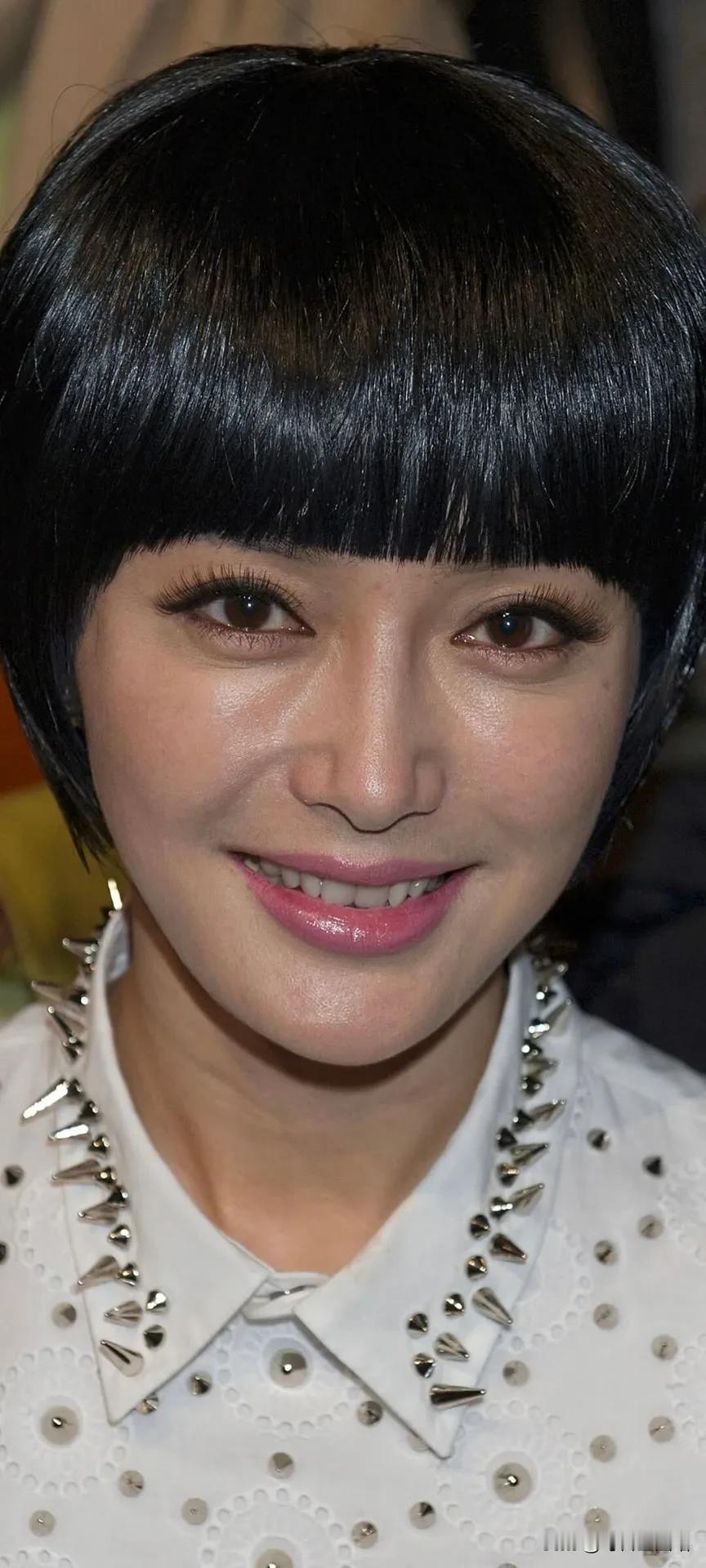 秦岚早期短发怼脸高清脸图