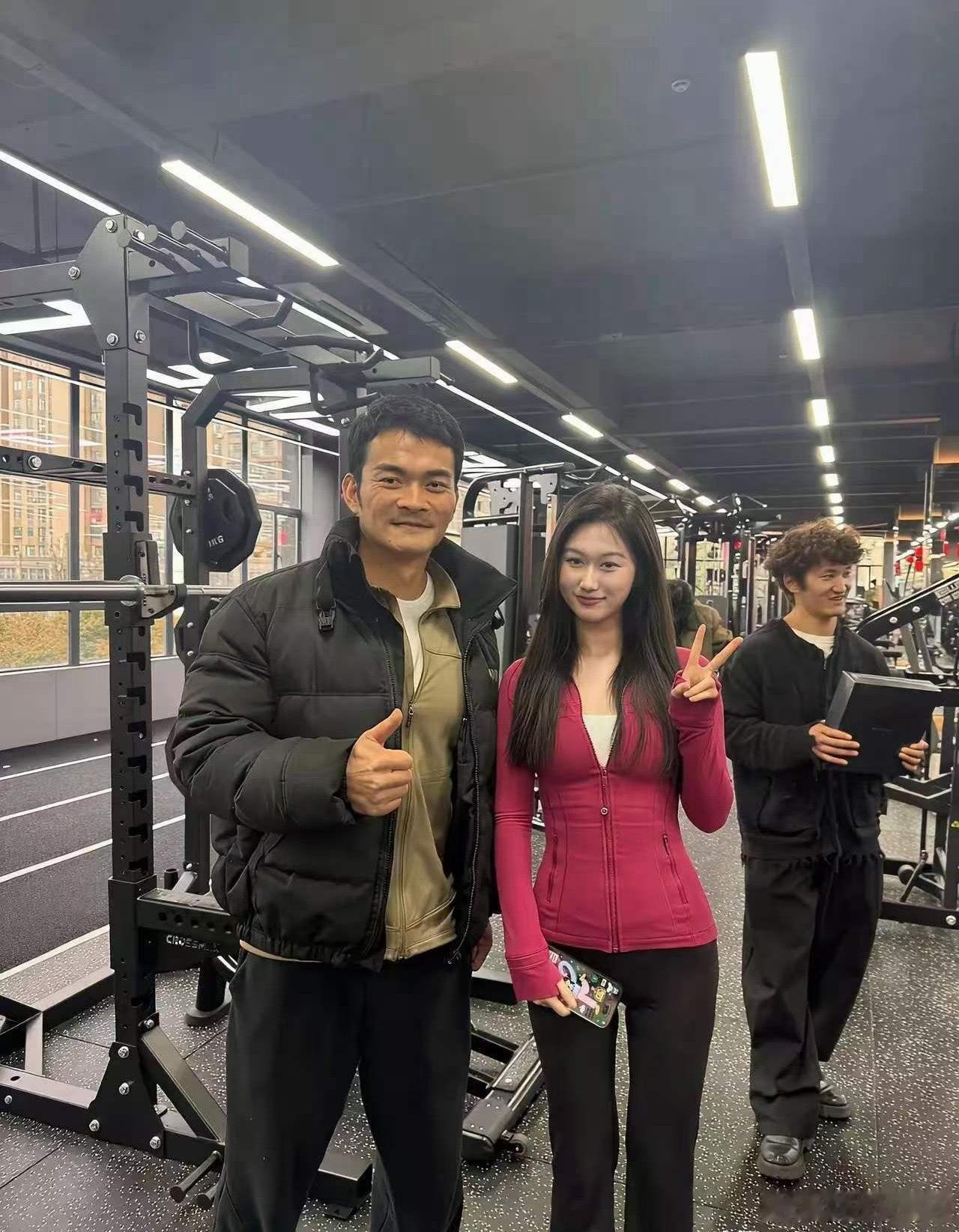 电视上看着一般般，真人巨帅！