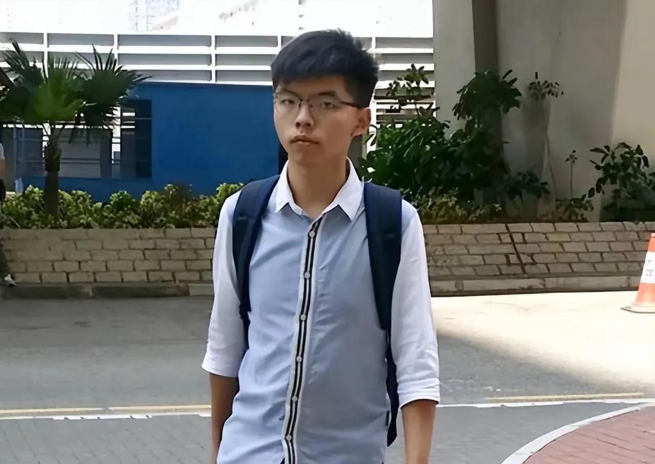 黄之锋狱中再次被拘捕，赖清德瑟瑟发抖！“港独”骨干之一的黄之锋没有想到，自己正