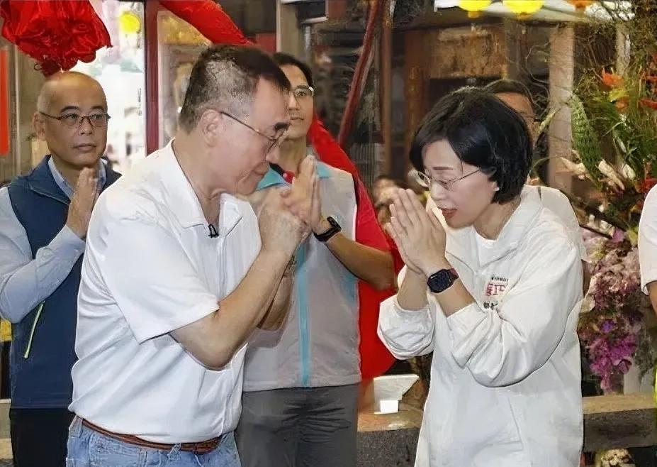 有一说一，现在县市长参选人之间较为和谐的恐怕就是新北市了，就在9月10日的活动中