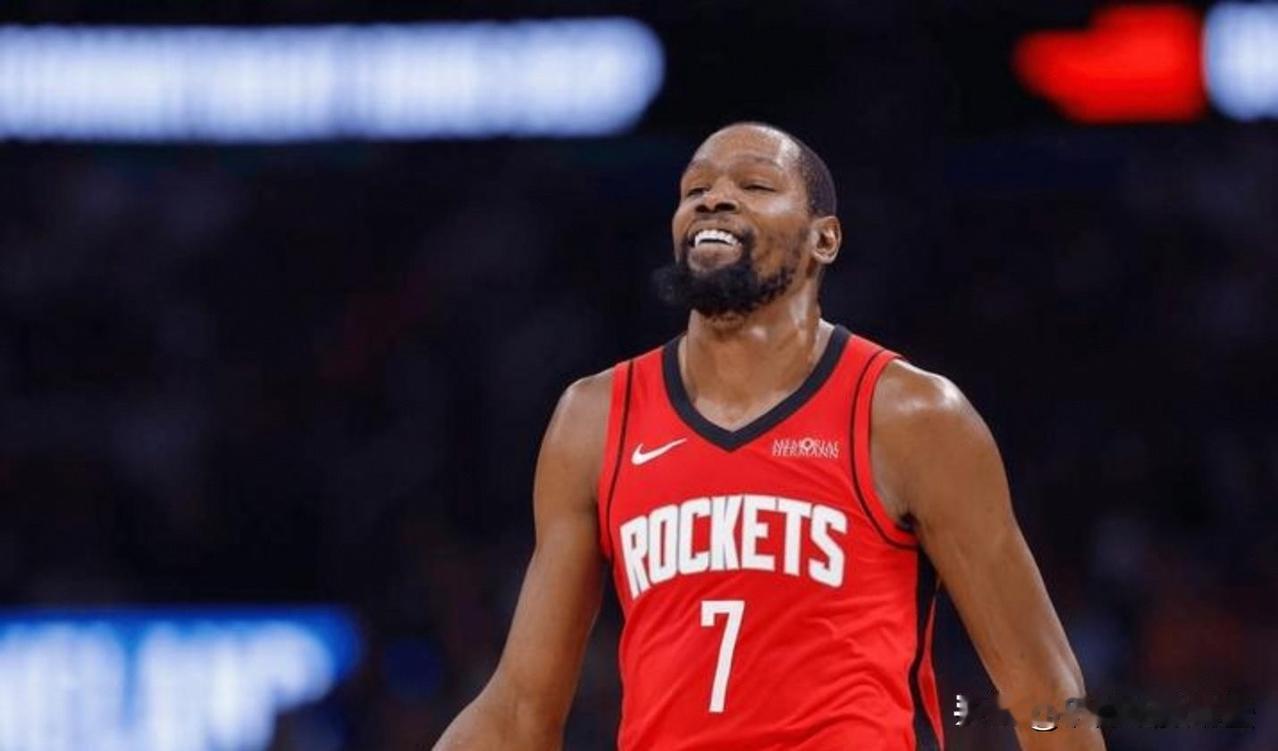 NBA官方真是太懂人情世故了！今天NBA官方在社媒上发文聊到了火箭自从新赛季开赛