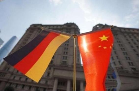 “滚回自己的国家！”曾经一乌克兰难民本想来到中国避难，结果发现在中国不工作就没有