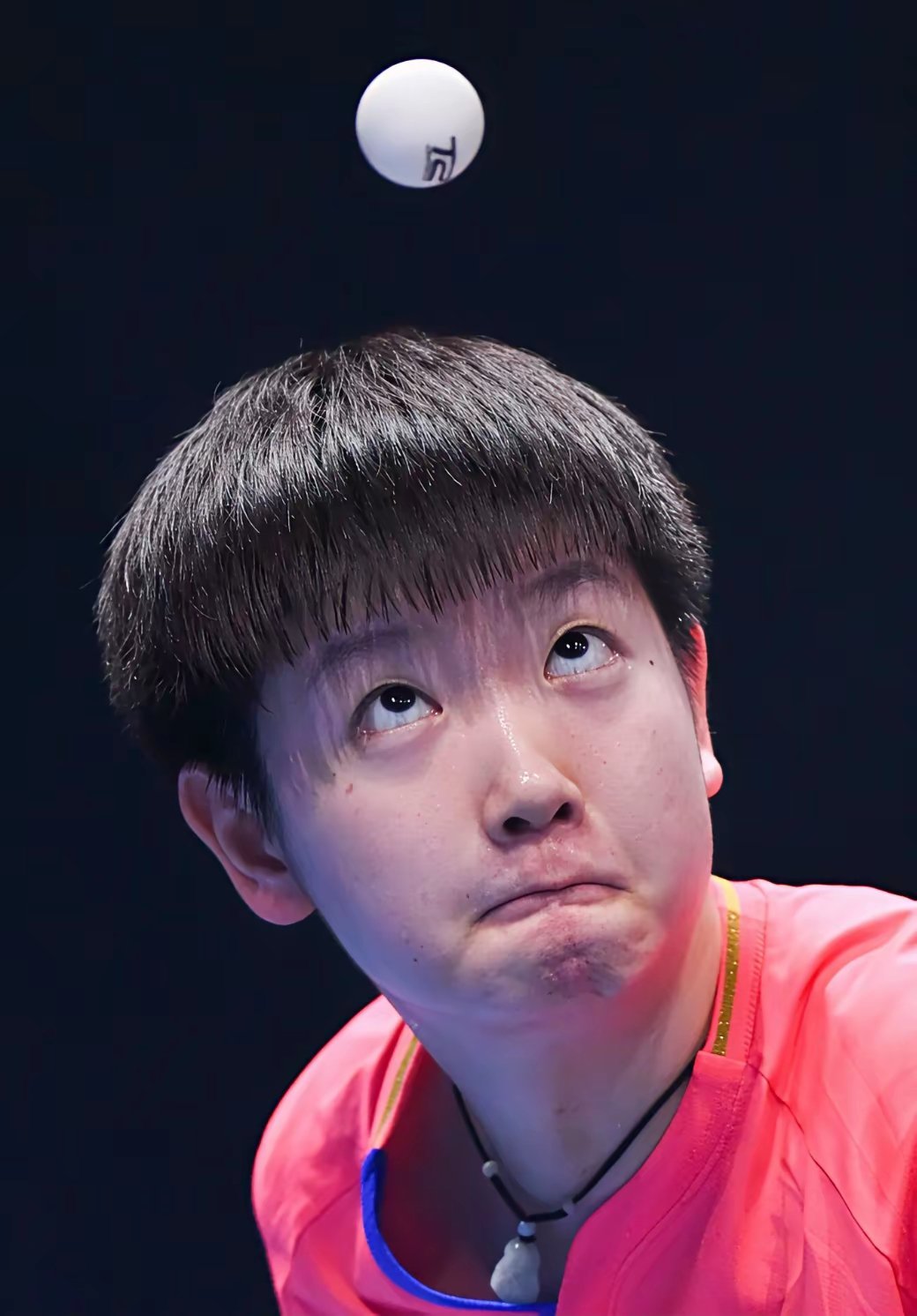 要在洛杉矶奥运会上夺得冠军，对孙颖莎来说难度确实是越来越大了，前路充满挑战。