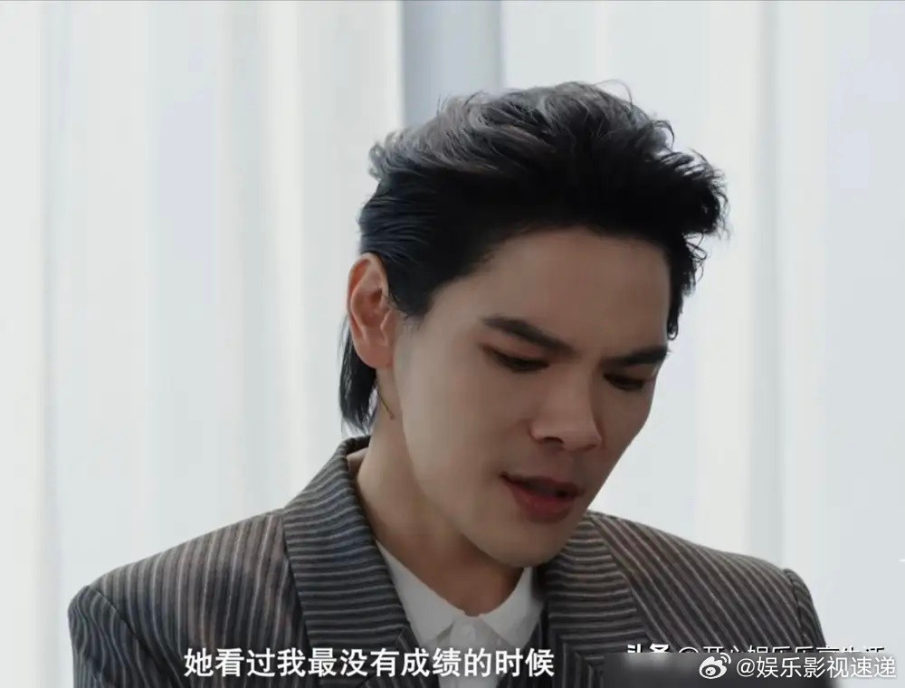 豪门硬汉，在家竟是“第三个孩子”？向佐最近坦言，在郭碧婷面前自己最柔弱。当爸