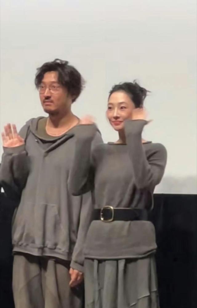 王传君拿了东京影帝，没喊没闹，连朋友圈都没发。东京电影节上，王传君靠春树这部片