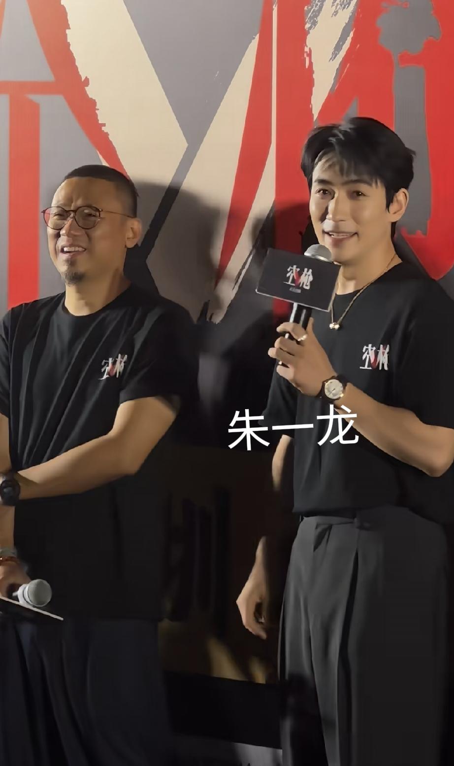 真服了朱一龙了，全片就他是湖北武汉的，学了一个月，就会说粤语了。而檀健次广西北