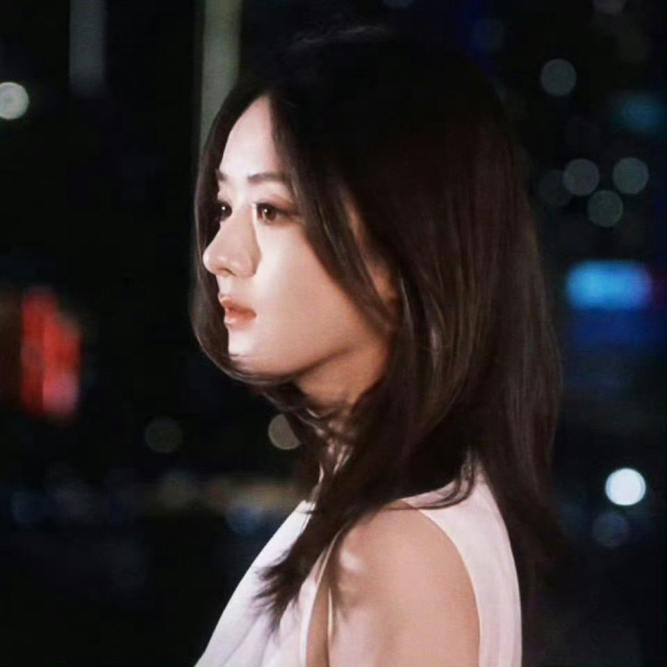 电影中漂亮的女主角既视感🤩​​​