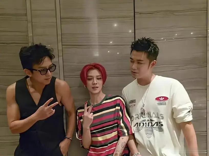 啊这…..鹿晗也太弱小了吧？果然身高对于男生来说很重要