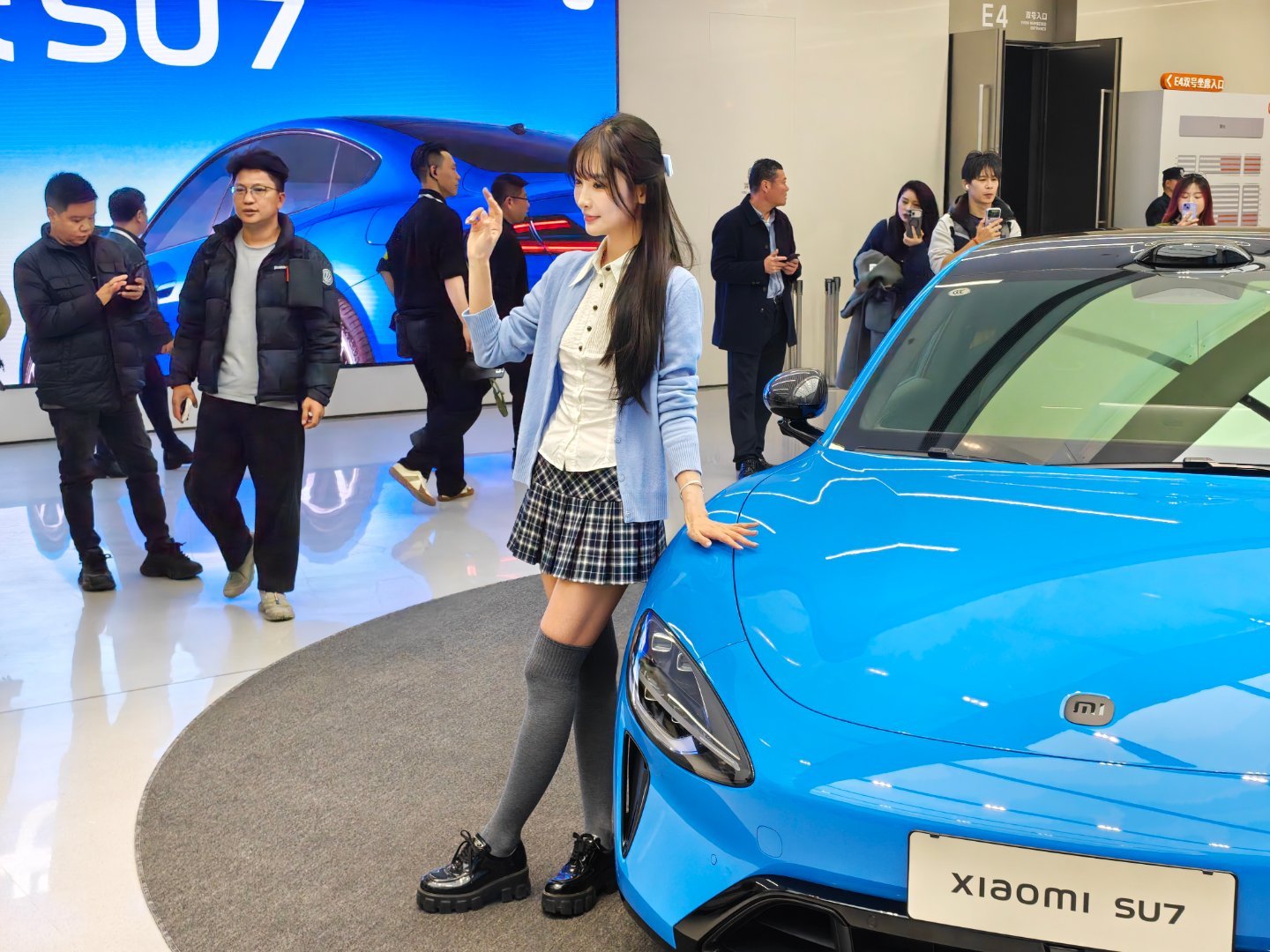 还以为是请的模特，结果是别人频道主持人我可太羡慕了这次轮毂真好看