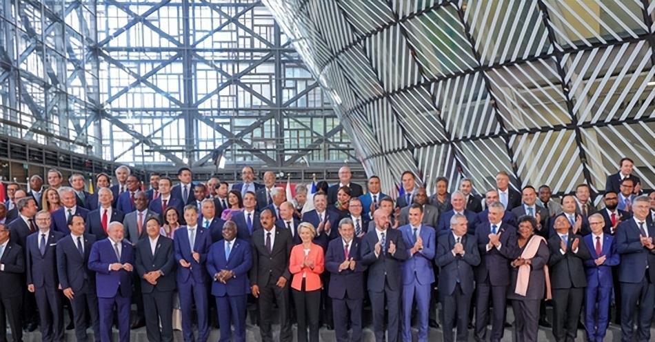 欧洲目前绝对是最纠结的一个，俄罗斯也算。双方都被焊在了俄乌战场上，想出出不去，