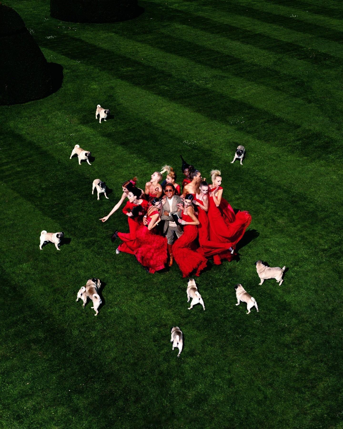 华伦天奴去世又一位时尚巨擘谢幕🕯️，华伦天奴先生R.I.P.，永远怀念💔—