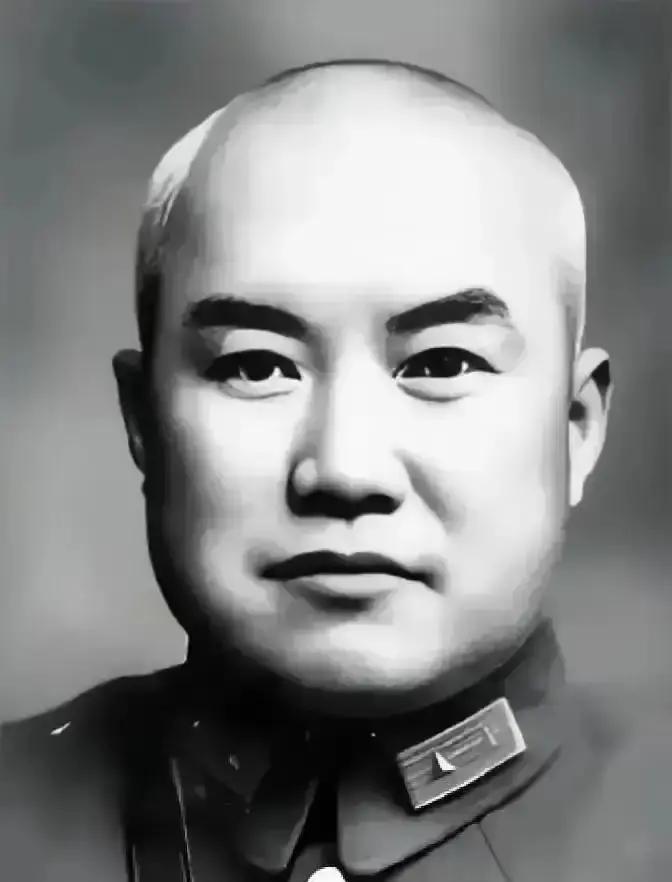 1948年，国民党中将周福成的女儿赶到沈阳劝父亲起义，没想到，周福成掏枪顶住女儿