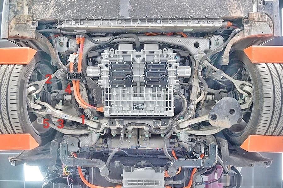 仰望u7的MLBevo后腿。。。