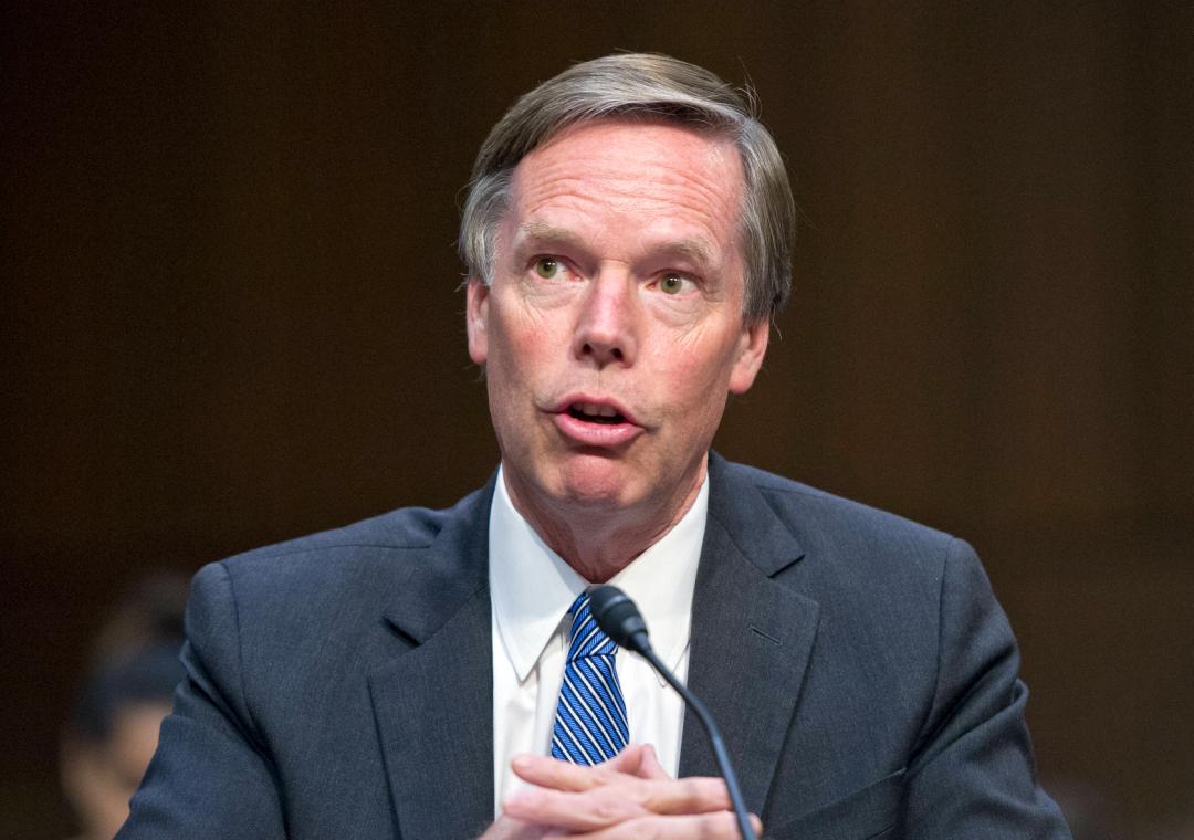 美国前驻华大使伯恩斯今天（1月10日）发文说：“我们很荣幸与丹麦一道，强力捍卫我