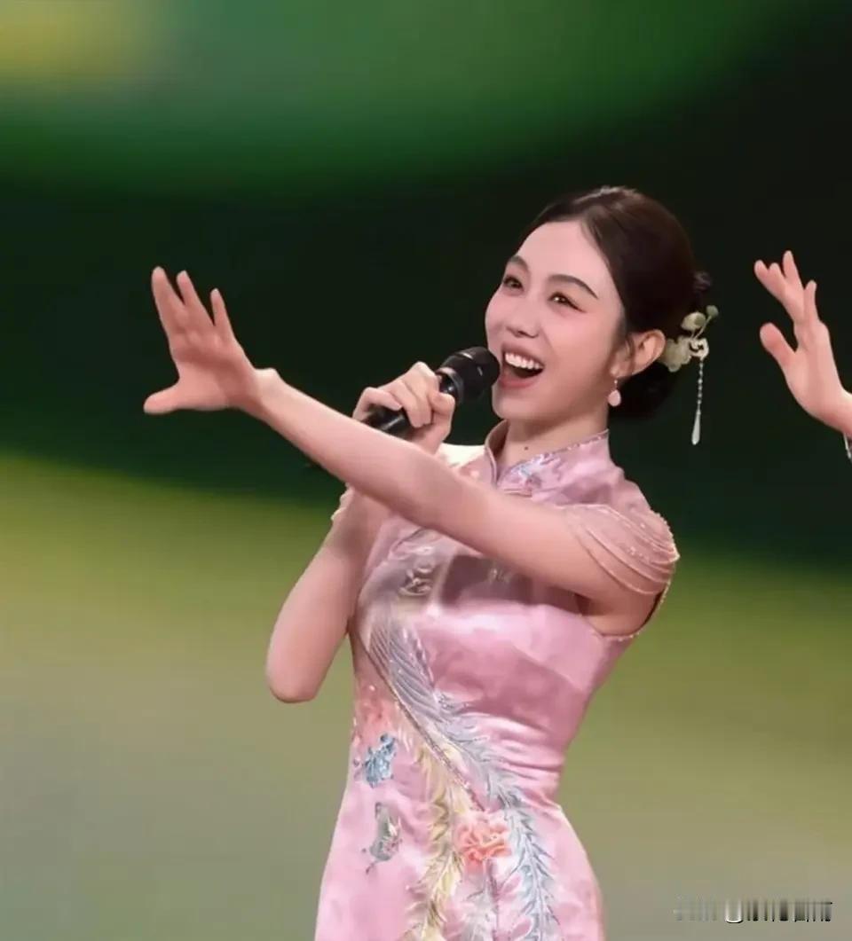 春晚歌舞节目《立春》也太好看了吧，十美同台，周慧敏、刘敏涛、梁咏琪、秦海璐、薛凯