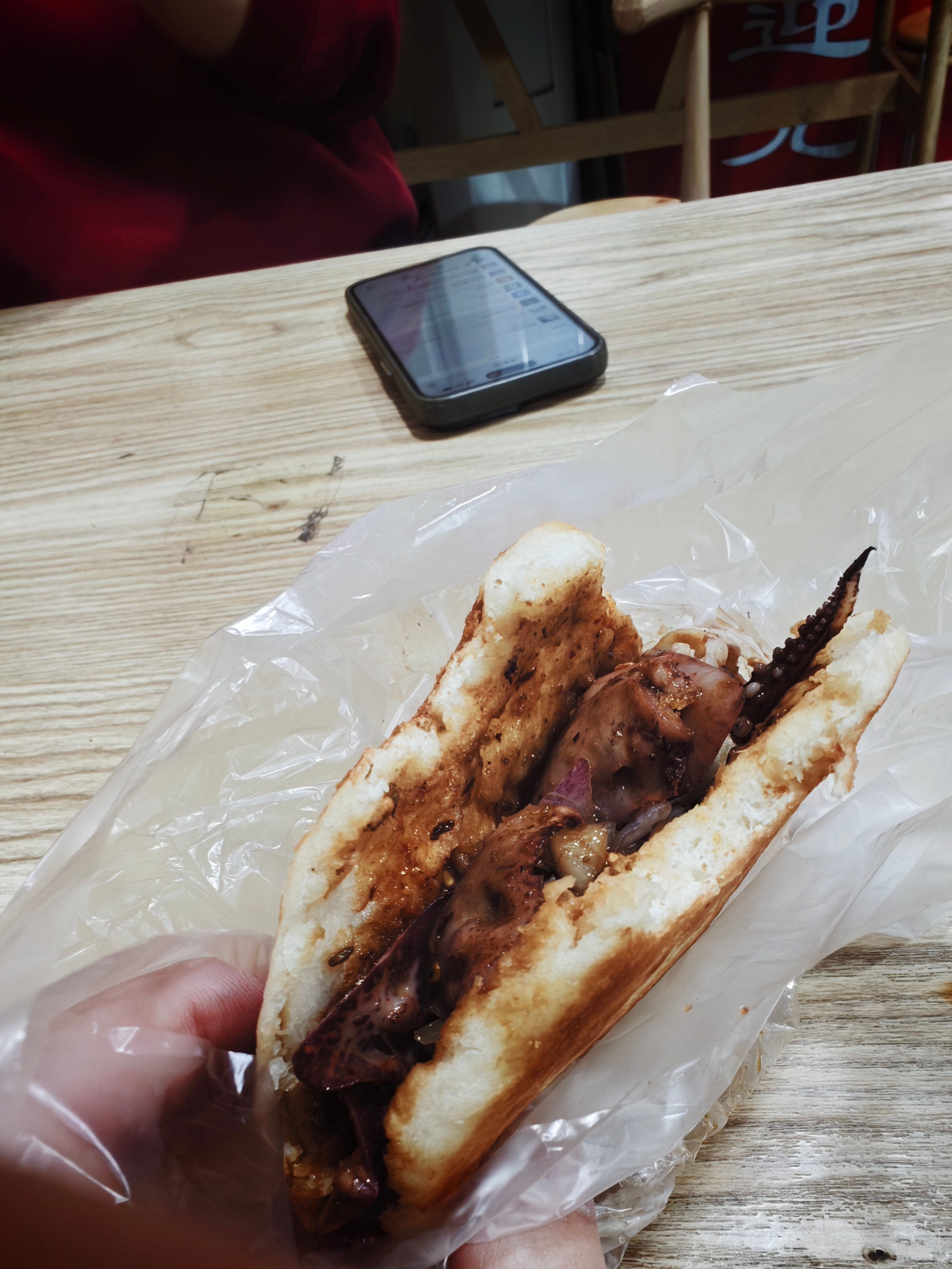 今天的小美好鱿鱼饼烤生蚝黄黄的树