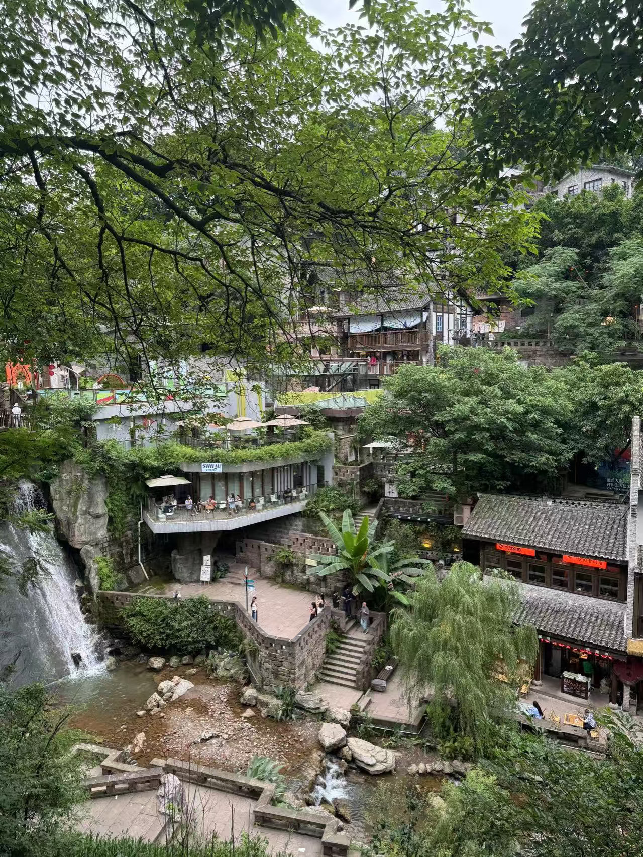 来重庆逛这几条街，比洪崖洞好逛1000倍！！