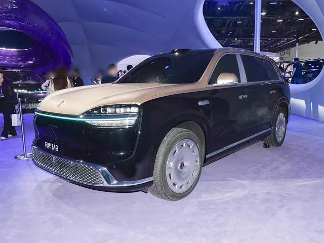 全新问界M9加长版来了，首搭2.0T动力+4零重力座椅5月27日，问界M9U