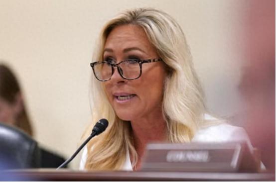 别想动我儿子，除非我死：白宫拒绝排除征兵参战伊朗选项，被怒斥 白宫新闻秘书卡