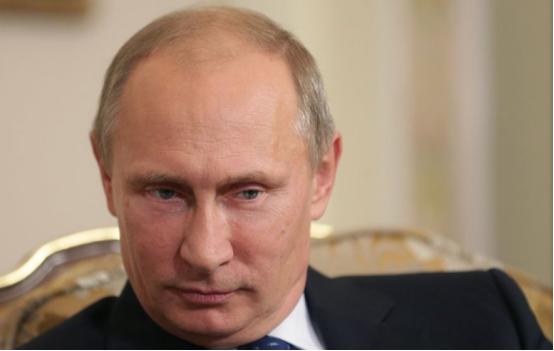 普京就扔了一句话，全世界的空气都安静了。他说，美国的“战斧”导弹要是敢碰俄罗斯一