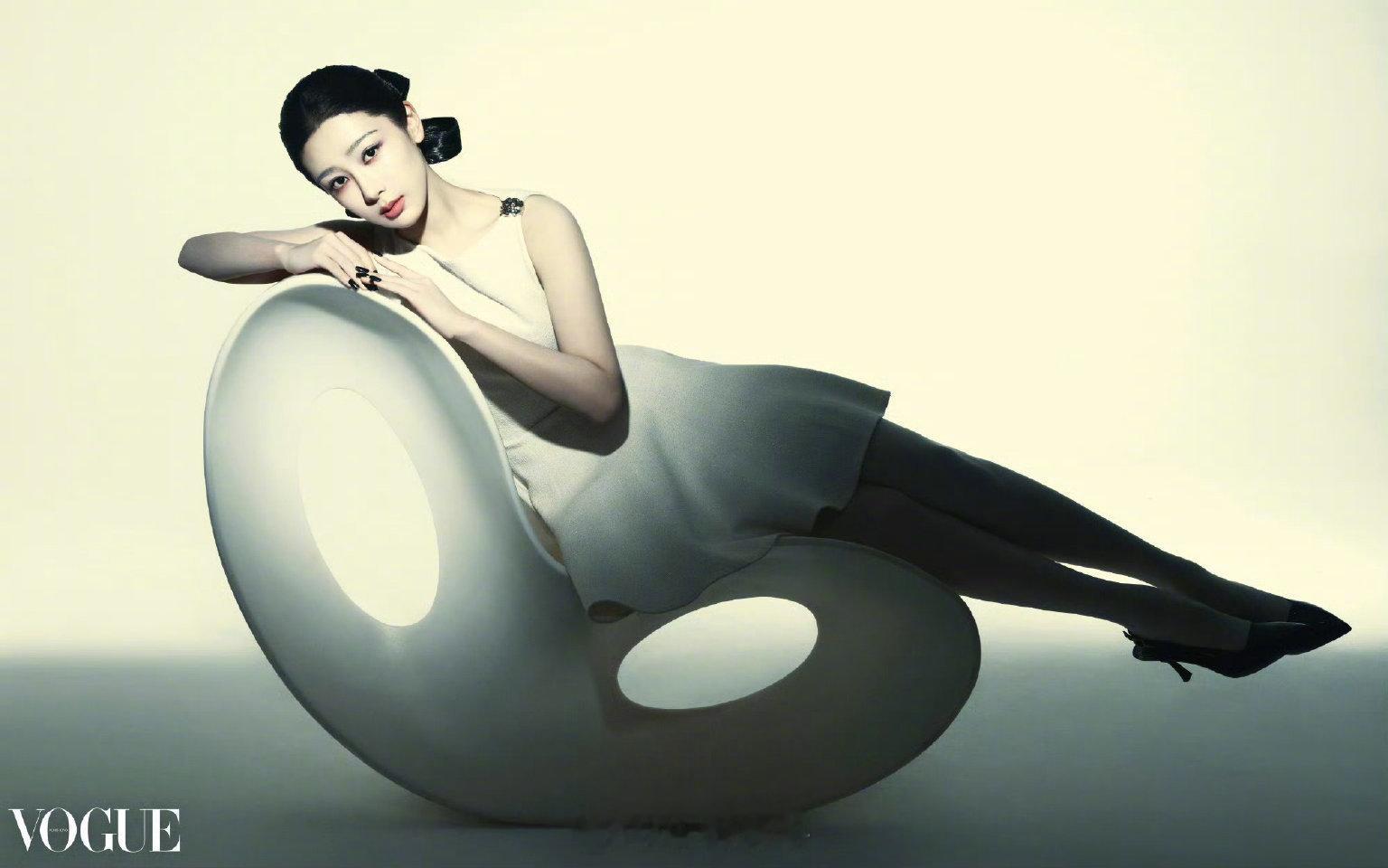 哈哈哈哈，这姿势怎么摆出来的，怎么还拍出来了