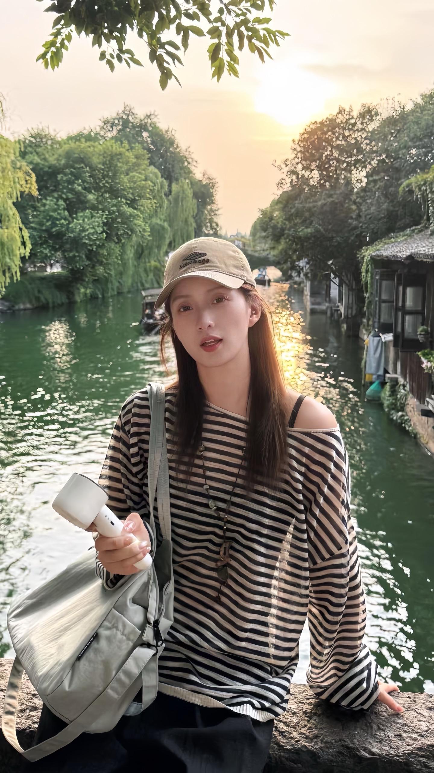简约穿搭 慵懒风穿搭 韩系穿搭 户外出游 时髦穿搭