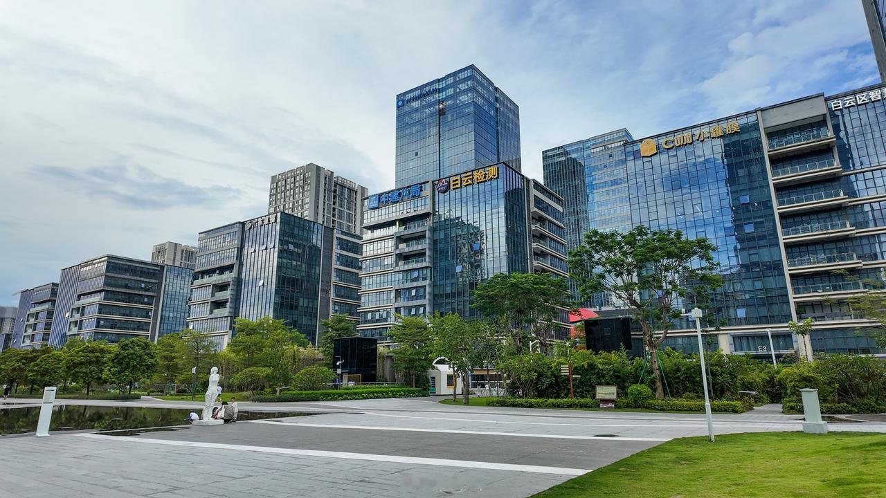 广州白云区平原多，为什么以前却不怎么发展，反而跑去发展遥远的南沙和山里的黄埔呢？