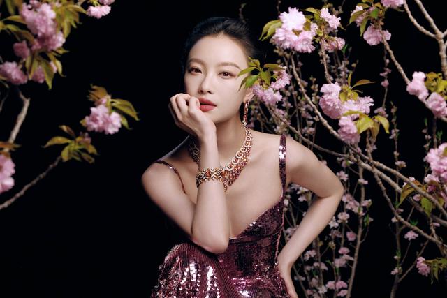 倪妮:身姿曼妙