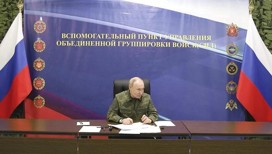 【悲哀】当地时间2025年12月1日晚上，俄罗斯总统普京在视察联合作战群部队某