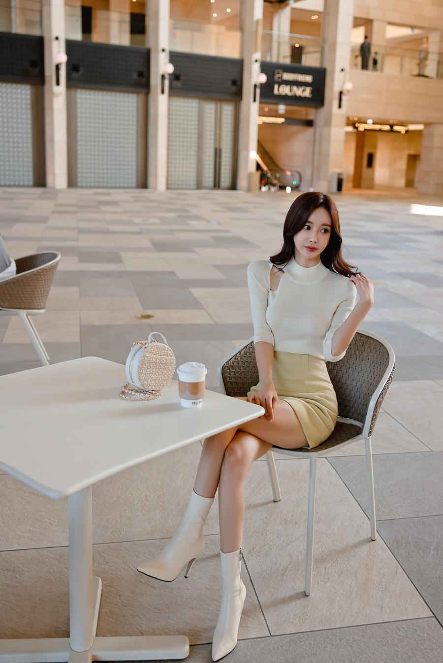 优雅的下午茶时光，穿搭必须精致时尚。要是去那种复古英式下午茶馆，旗袍或者复古连衣