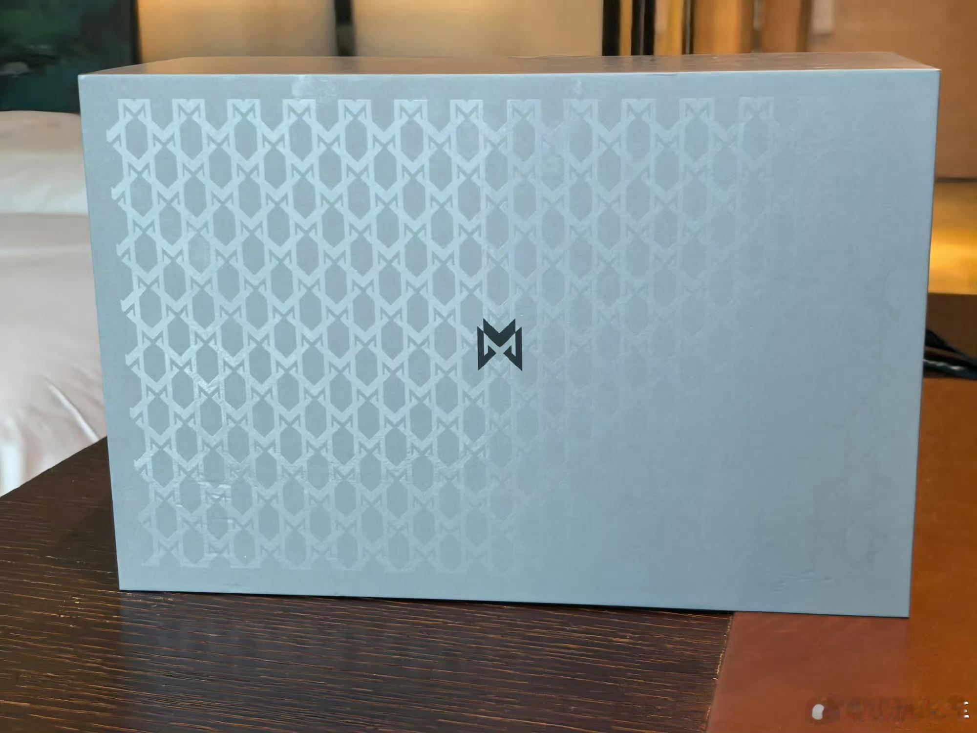 点赞抽个猛士礼盒！