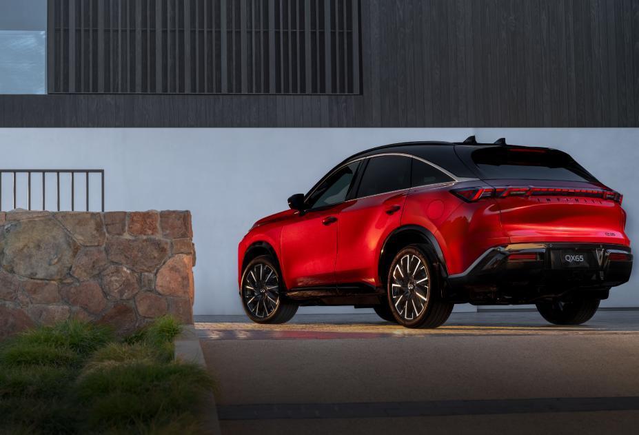 英菲尼迪QX65海外发布，定位轿跑SUV，配备12.3英寸中控屏+10.8英寸H