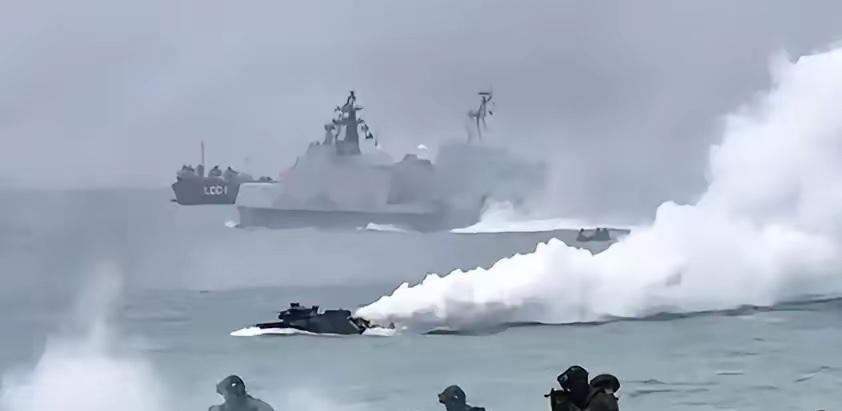 40000人阵亡，100艘战舰会被击沉？美媒表示，台海开战解放军伤亡惨重，大