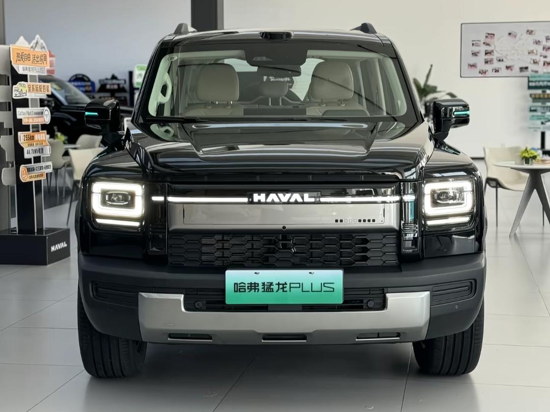 哈弗猛龙PLUSPHEV是台家用硬派插混SUV，方盒子造型，硬朗霸气，非常帅气
