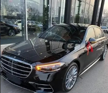 广东深圳，女子在一家4S店买了辆奔驰车，在销售人员的极力推荐下，她办理了38万贷