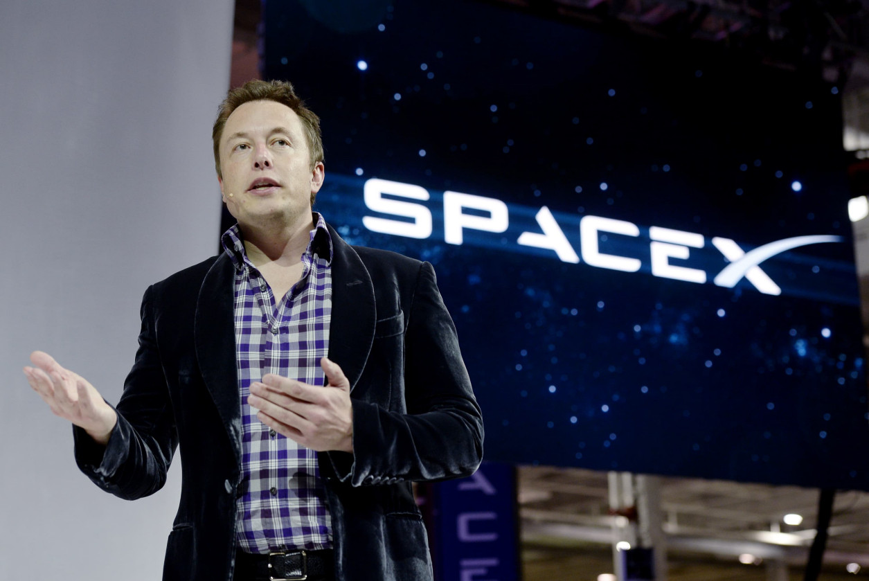 马斯克的星链卫星接连坠落近期，马斯克旗下的SpaceX公司“星链”卫星接连坠落