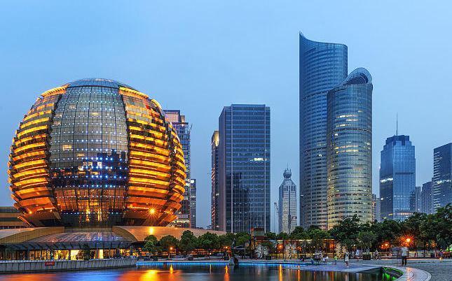 结构更优，韧性更强！2015年，杭州GDP增长10.2%；2016年，杭州G