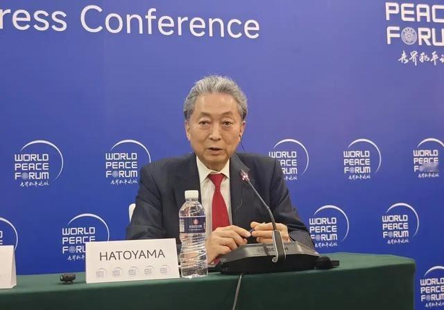 日本亲华的前首相鸠山由纪夫说，“中国的国力与美国不相上下，但如果中国孤军作战，独