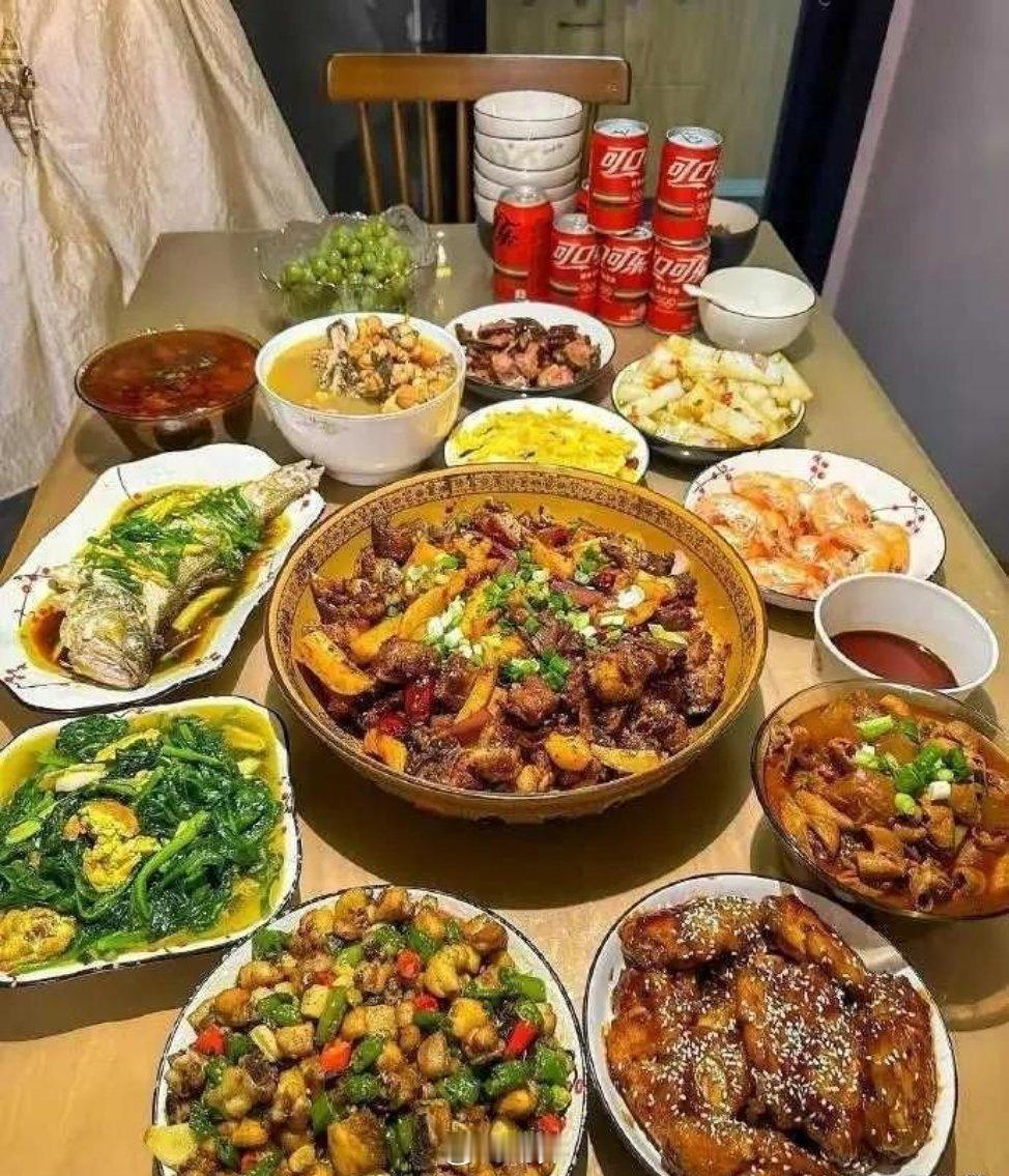 同样是晚餐，富人和穷人的区别。