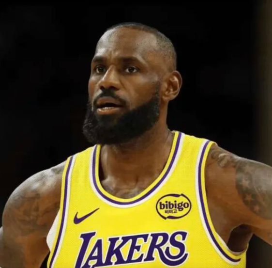 虽然不确定骑士是否真的有意愿交易谈判，但是詹姆斯估计并不希望被交易詹姆斯回骑士