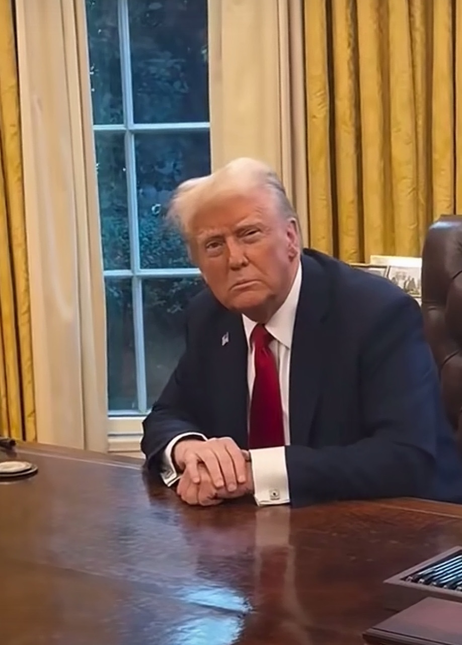 一言不合就发钱，这样的特朗普，美国人喜欢。早在特朗普的第一任内，2020年4月