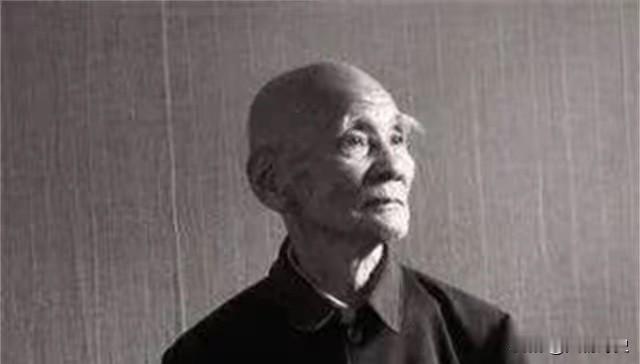 1946年，6000解放军被三万敌人包围，为了不泄露机密，旅长吴诚忠下令烧毁全部