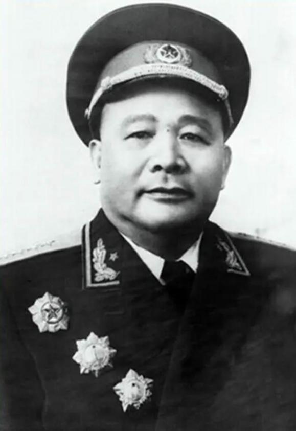 1966年，开国大将徐海东得知林总复出，提了一个要求，却被妻子数落了一顿：“你疯