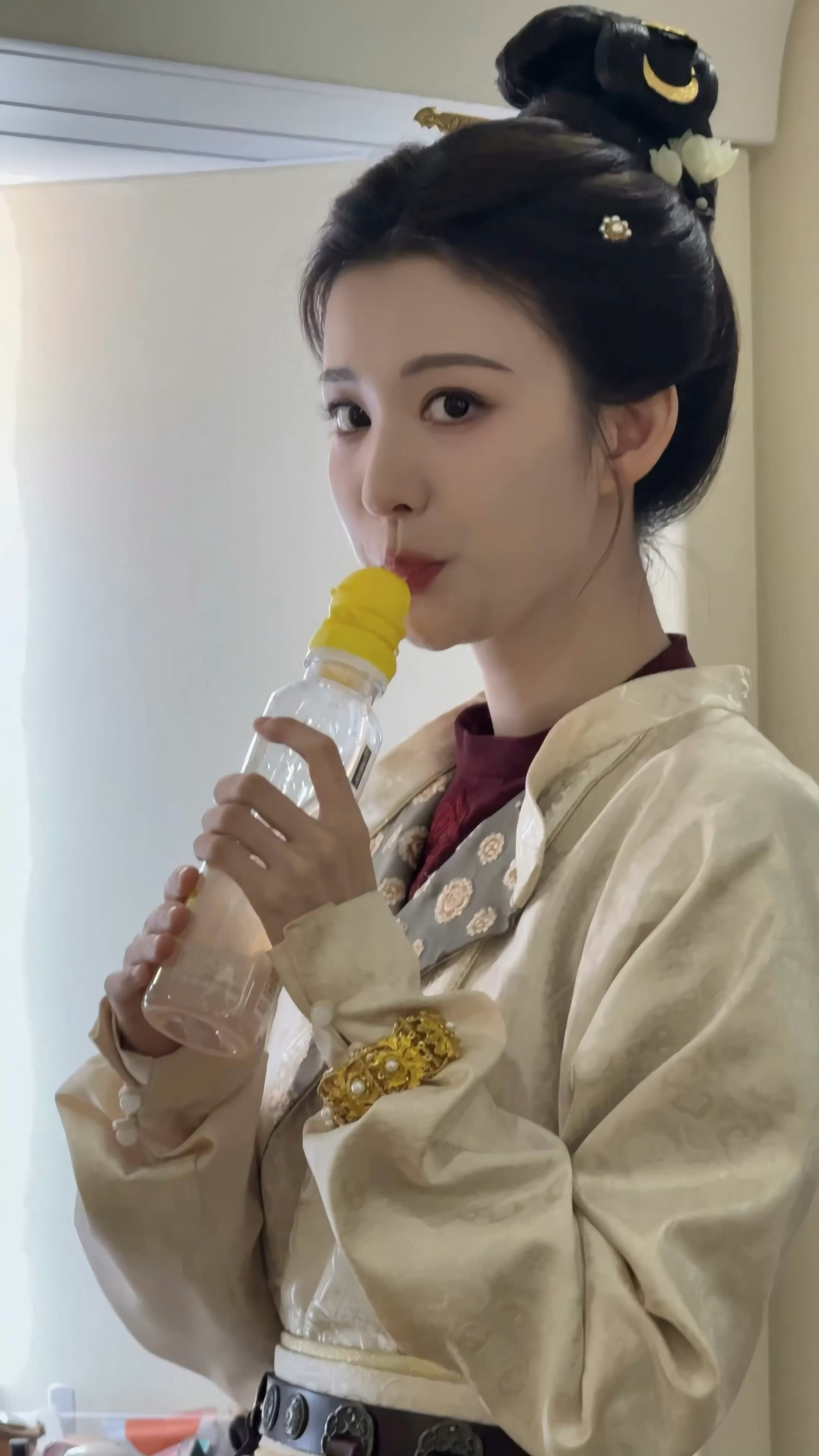 王楚然🚢王楚然魏采薇🚢王楚然明月录螃蟹在剥我的壳，笔记本在写你，漫天